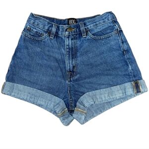 BDG MOM HIGH RISE CUFFED JEAN SHORTS. SIZE: 25
